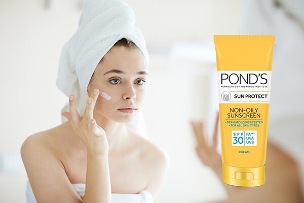 9 PM to 11 PM – Night cream and eye cream - Skincare products
