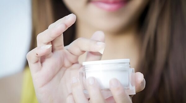 9 PM to 11 PM – Night cream and eye cream  - Skincare products