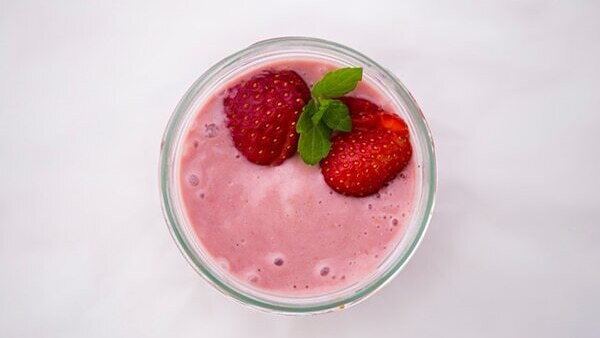 03.	Strawberry and yoghurt