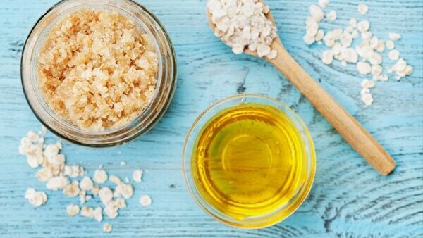 3. Take an oatmeal bath