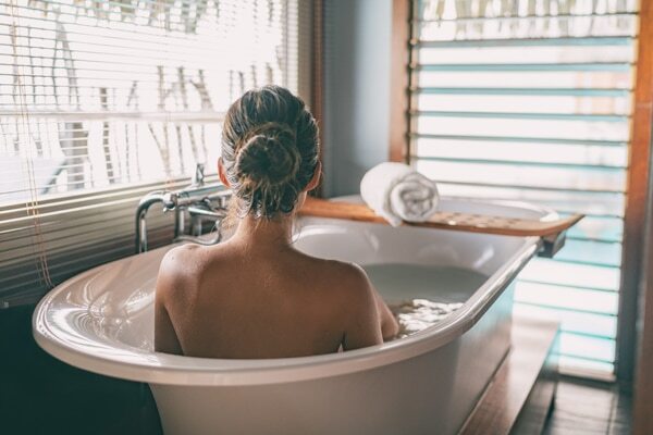 3. Take an oatmeal bath