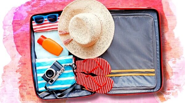 How To Pack Makeup When You Travel: 5 Useful Tips