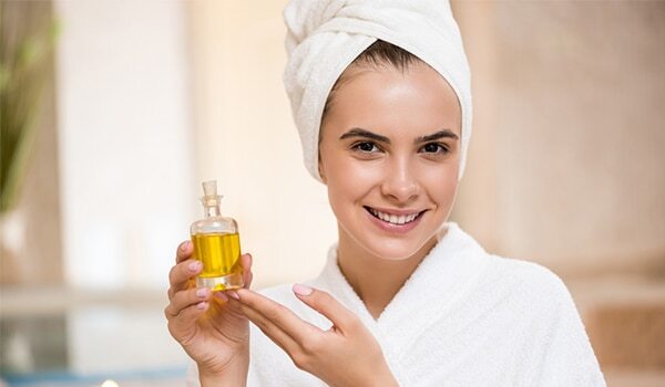 8 Reasons Why You Should Include Rosehip Oil In Your Skincare Routine