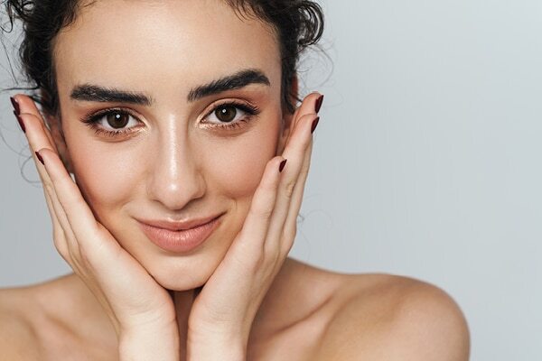 Why is candelilla wax added to cosmetics?