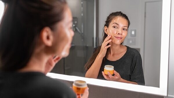 Eczema on the face: How to take care of the skin?