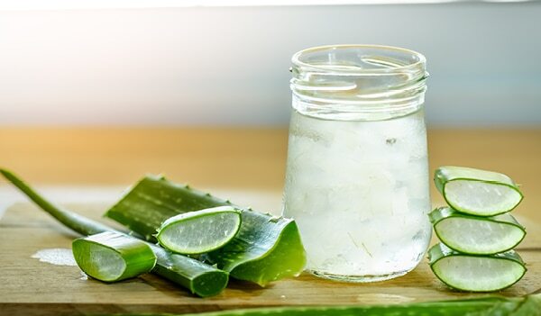 Here's How To Use Aloe Vera To Solve Your Dandruff Woes