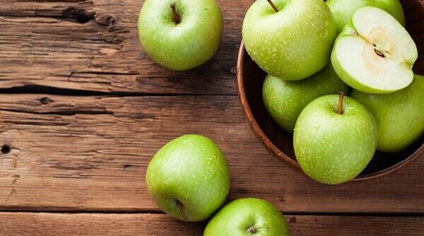 Here's Why Green Apples Are The Super Fruit You Need In Your Diet!