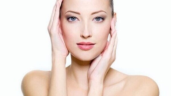 #6 Apply Foundation To Your Neck As Well