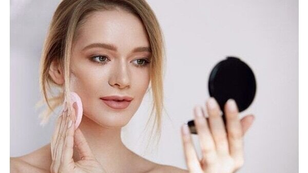 #6 Apply Foundation To Your Neck As Well