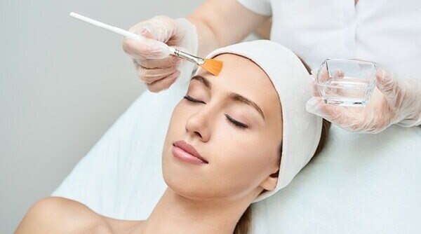 Chemical Peels For Acne: Everything You Need To Know According To A Dermatologist