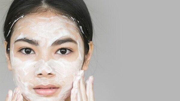 Frequently asked questions about moisturisers for acne prone skin