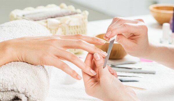 10 Tips On How To Not Ruin Your Manicure