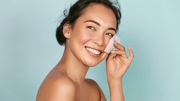 Tip #04: Always start by removing your eyeliner