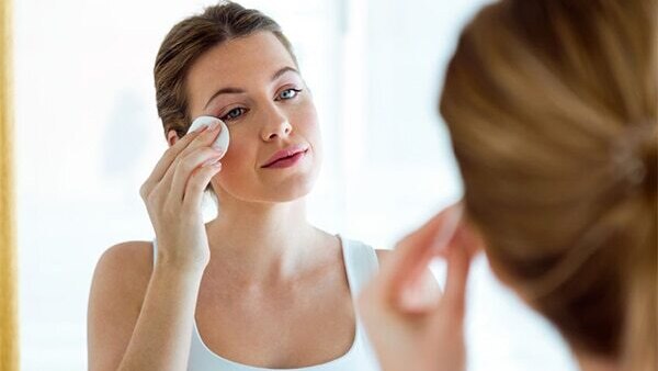 Tip #04: Always start by removing your eyeliner