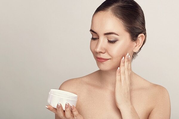 05. Setting powder/setting spray