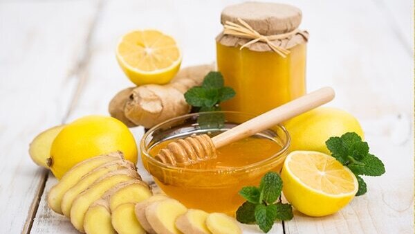 05. Lemon, honey and turmeric pack