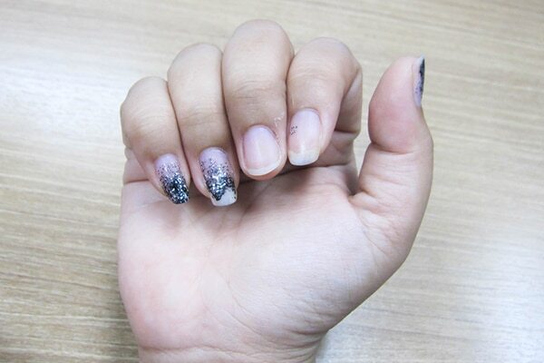 Prevent your nails from chipping any further