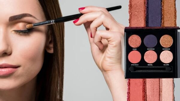 Nude Eye Makeup Looks that are Everything but Boring woman Lakme Eyeliner