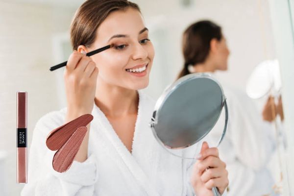 Nude Eye Makeup Looks that are Everything but Boring woman Lakme Eyeliner