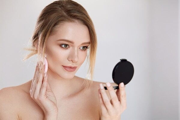 #4 Wear it as an eye shadow base