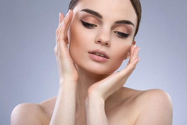 #4 Wear it as an eye shadow base