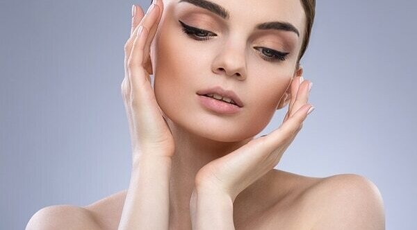 #4 Wear it as an eye shadow base