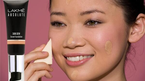 How to Choose the Right Foundation Shade Online