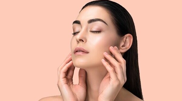 How To Get Fair And Glowing Skin Naturally In a Week