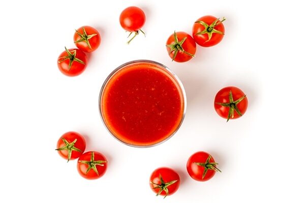 6. Tomato for glowing skin