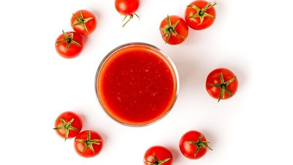 6. Tomato for glowing skin