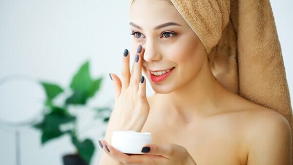5)	Parabens