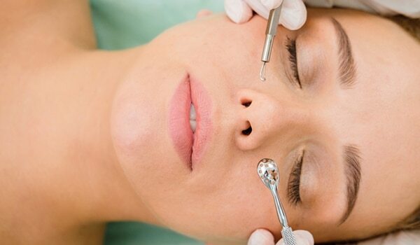How To Not Use A Blackhead Extractor to Prevent Scarring
