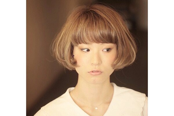 Square face shape – Heavy bangs