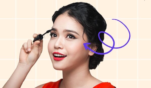 How To Prevent Mascara From Smudging All Over Your Eyelids