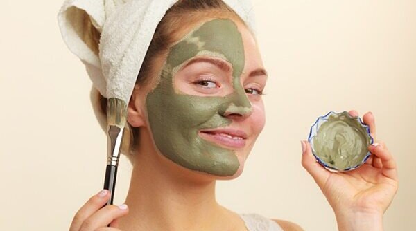 A Guide On How To Use A Clay Mask And Its Many Benefits