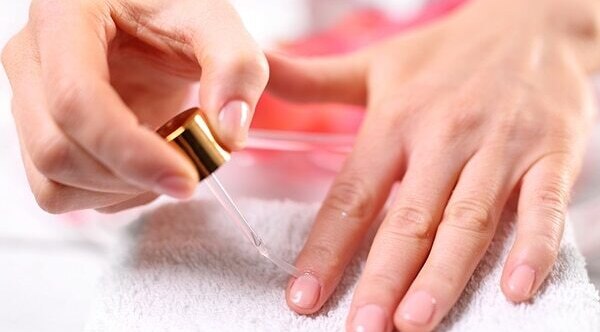 Glitter and metallic nail polishes