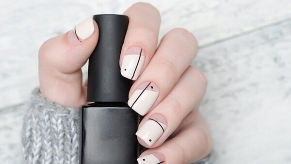 Glitter and metallic nail polishes