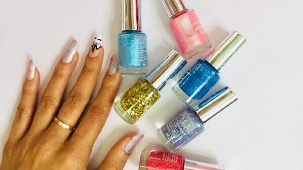 Glitter and metallic nail polishes
