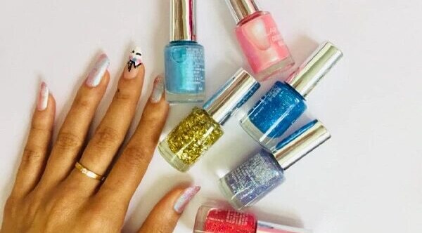 Glitter and metallic nail polishes