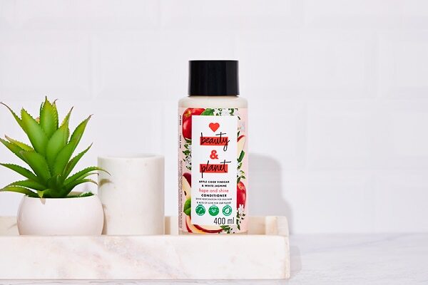 Love Beauty & Planet Tea Tree Oil & Vetiver Aroma Conditioner