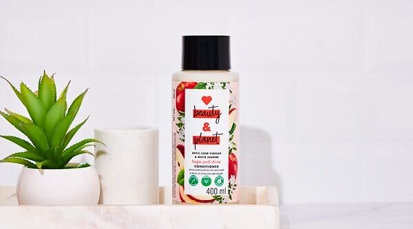 Love Beauty & Planet Tea Tree Oil & Vetiver Aroma Conditioner