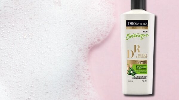 Love Beauty & Planet Tea Tree Oil & Vetiver Aroma Conditioner