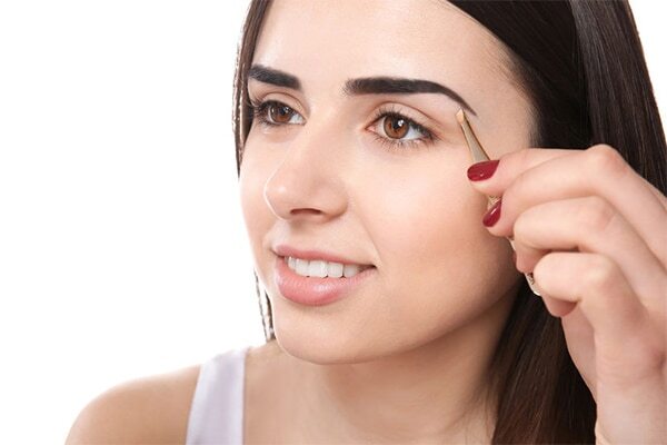 4. Highlight your brow bone
