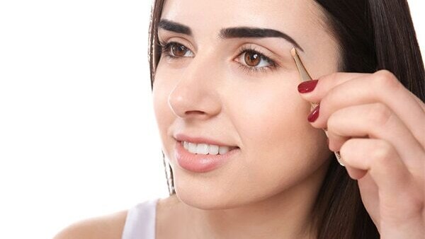 4. Highlight your brow bone