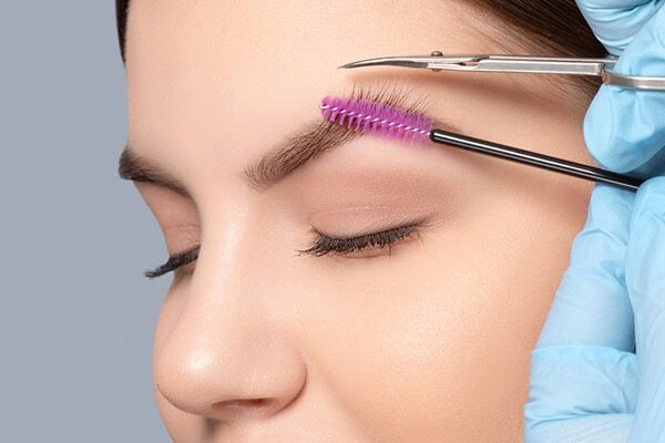 4. Highlight your brow bone