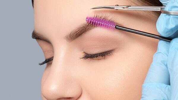 4. Highlight your brow bone