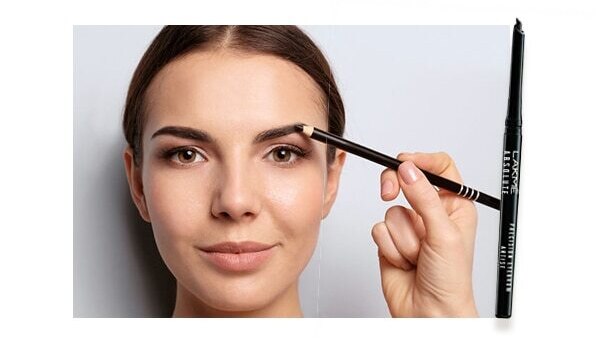 4. Highlight your brow bone