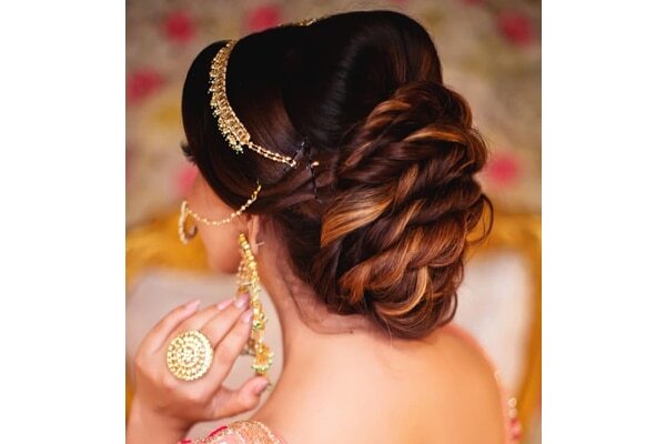 FAQs about wedding hairstyle for girls
