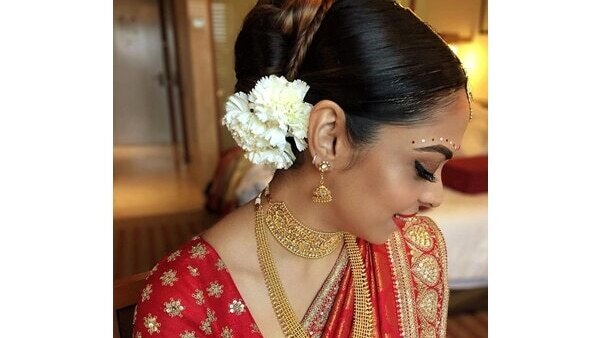 FAQs about wedding hairstyle for girls