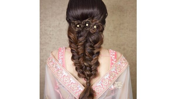 FAQs about wedding hairstyle for girls